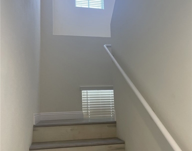 23 Christina Street - Photo Thumbnail 6