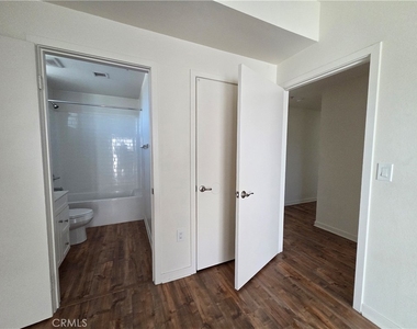1836 Sichel Street - Photo Thumbnail 11