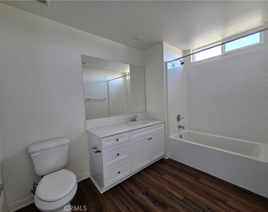 1836 Sichel Street - Photo Thumbnail 4