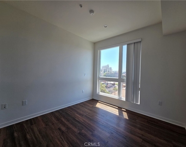 1836 Sichel Street - Photo Thumbnail 2