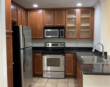 2040 Las Colinas Circle - Photo Thumbnail 4