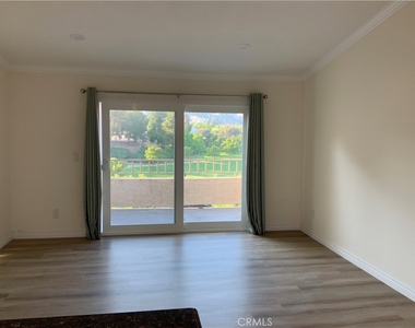 2040 Las Colinas Circle - Photo Thumbnail 2