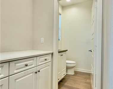 130 Greenleaf Drive - Photo Thumbnail 10
