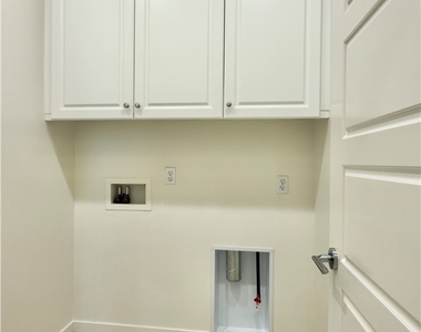 130 Greenleaf Drive - Photo Thumbnail 23