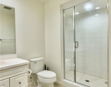 130 Greenleaf Drive - Photo Thumbnail 5