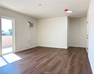 3533 Gilman - Photo Thumbnail 5