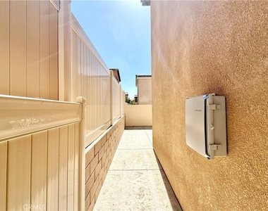 24242 Hazelnut Avenue - Photo Thumbnail 35