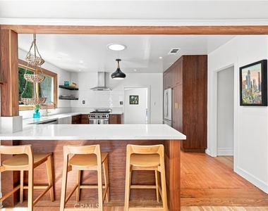 5123 Townsend Avenue - Photo Thumbnail 16