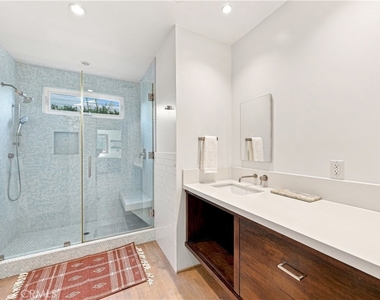 5123 Townsend Avenue - Photo Thumbnail 26