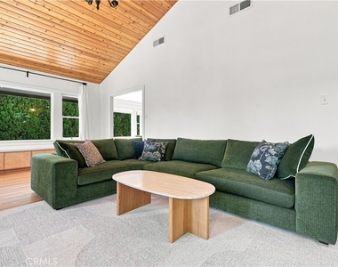 5123 Townsend Avenue - Photo Thumbnail 9