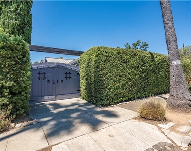 5123 Townsend Avenue - Photo Thumbnail 1