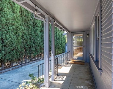 5123 Townsend Avenue - Photo Thumbnail 4