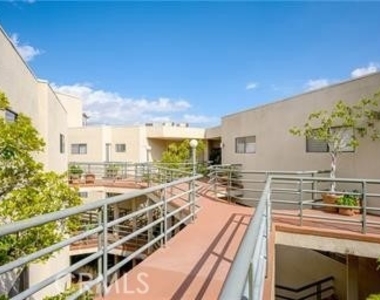 412 N Kenwood Street - Photo Thumbnail 26