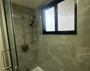 412 N Kenwood Street - Photo Thumbnail 17