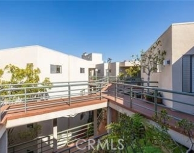 412 N Kenwood Street - Photo Thumbnail 24