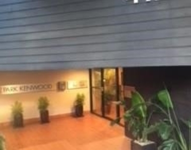 412 N Kenwood Street - Photo Thumbnail 4