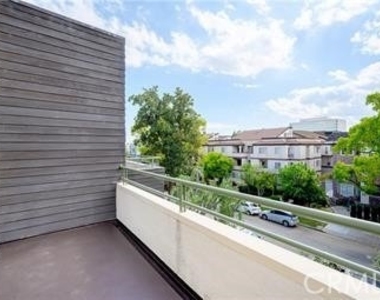 412 N Kenwood Street - Photo Thumbnail 9