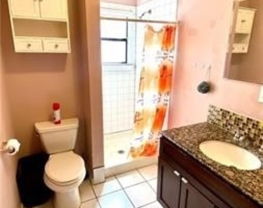 6743 Tujunga Avenue - Photo Thumbnail 8