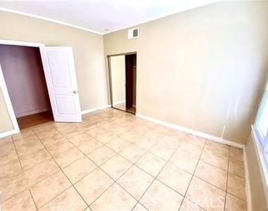 6743 Tujunga Avenue - Photo Thumbnail 6
