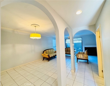 4958 Woodman - Photo Thumbnail 6