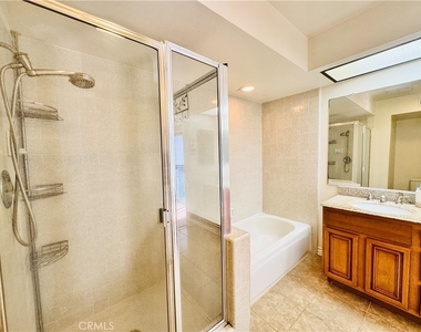 4958 Woodman - Photo Thumbnail 30