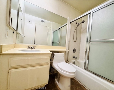 4958 Woodman - Photo Thumbnail 21
