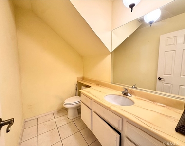 4958 Woodman - Photo Thumbnail 17