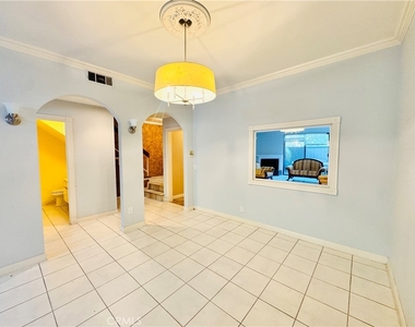 4958 Woodman - Photo Thumbnail 10
