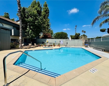 4958 Woodman - Photo Thumbnail 36