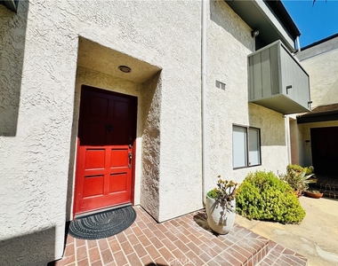 4958 Woodman - Photo Thumbnail 33