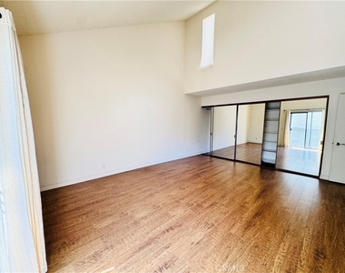 4958 Woodman - Photo Thumbnail 28