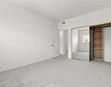 14607 Erwin Street - Photo Thumbnail 13