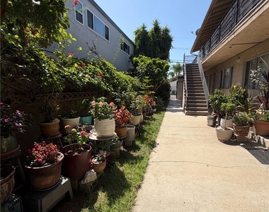 1808 10th Street - Photo Thumbnail 2