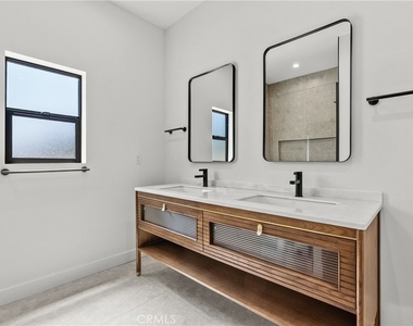 5751 Vista Del Monte - Photo Thumbnail 21