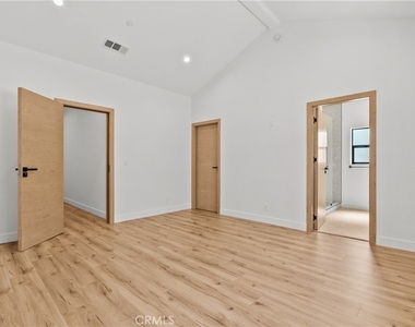 5751 Vista Del Monte - Photo Thumbnail 23