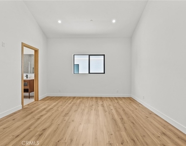 5751 Vista Del Monte - Photo Thumbnail 17