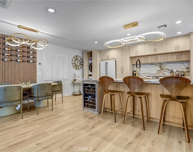 21701 Costanso Street - Photo Thumbnail 12