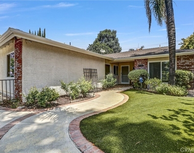 21701 Costanso Street - Photo Thumbnail 7