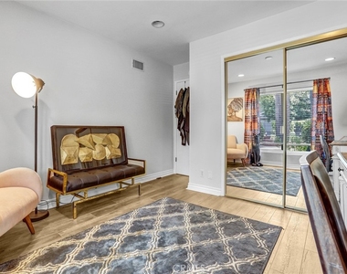 21701 Costanso Street - Photo Thumbnail 23