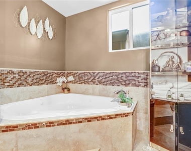 21701 Costanso Street - Photo Thumbnail 18