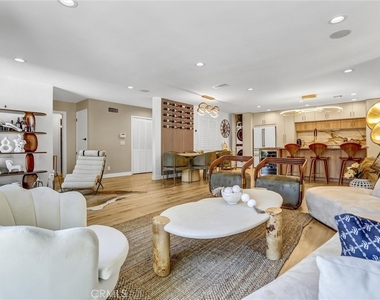 21701 Costanso Street - Photo Thumbnail 3