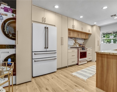 21701 Costanso Street - Photo Thumbnail 25