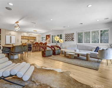 21701 Costanso Street - Photo Thumbnail 11