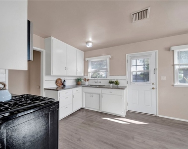 240 N Shamrock - Photo Thumbnail 7