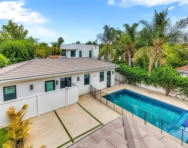 5176 Lindley - Photo Thumbnail 25