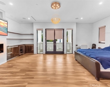 5176 Lindley - Photo Thumbnail 12