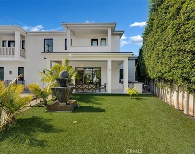 5176 Lindley - Photo Thumbnail 23