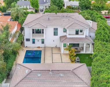 5176 Lindley - Photo Thumbnail 27