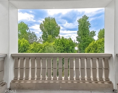5176 Lindley - Photo Thumbnail 11