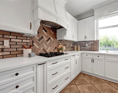 29006 Capri Court - Photo Thumbnail 15